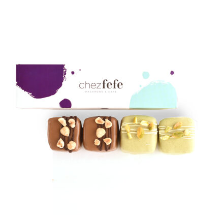 Кутия с 4 броя десерти Macarré – шоколад и шам фъстък от Chez Fefe
